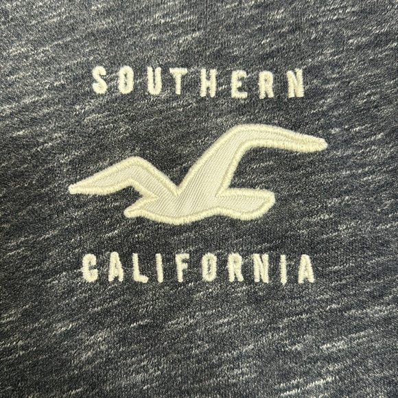 Men’s blue Hollister crewneck sweater - Picture 2 of 4